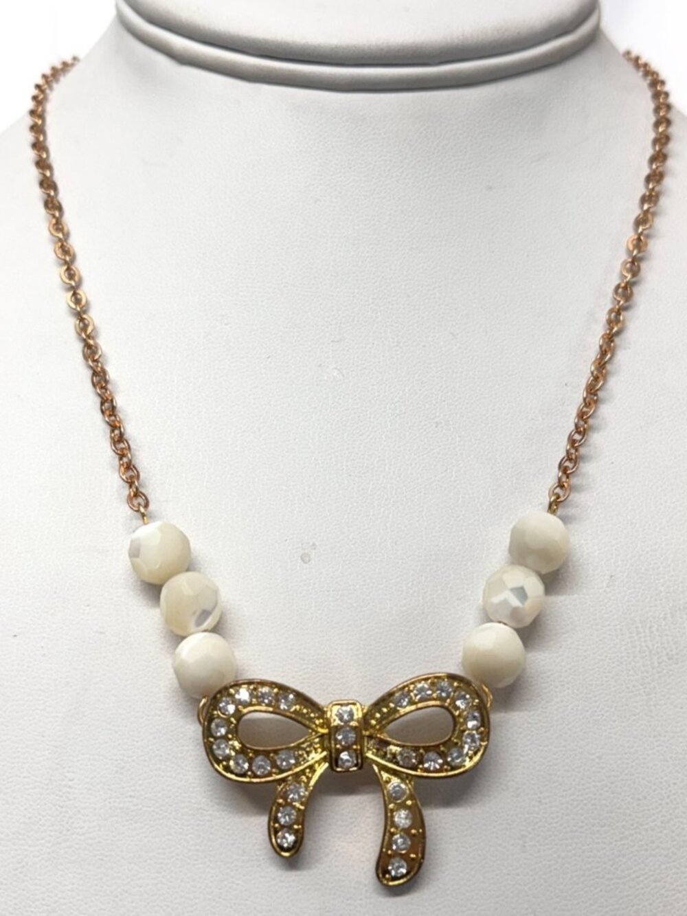 Vintage rhinestone bow white semi precious bead necklace